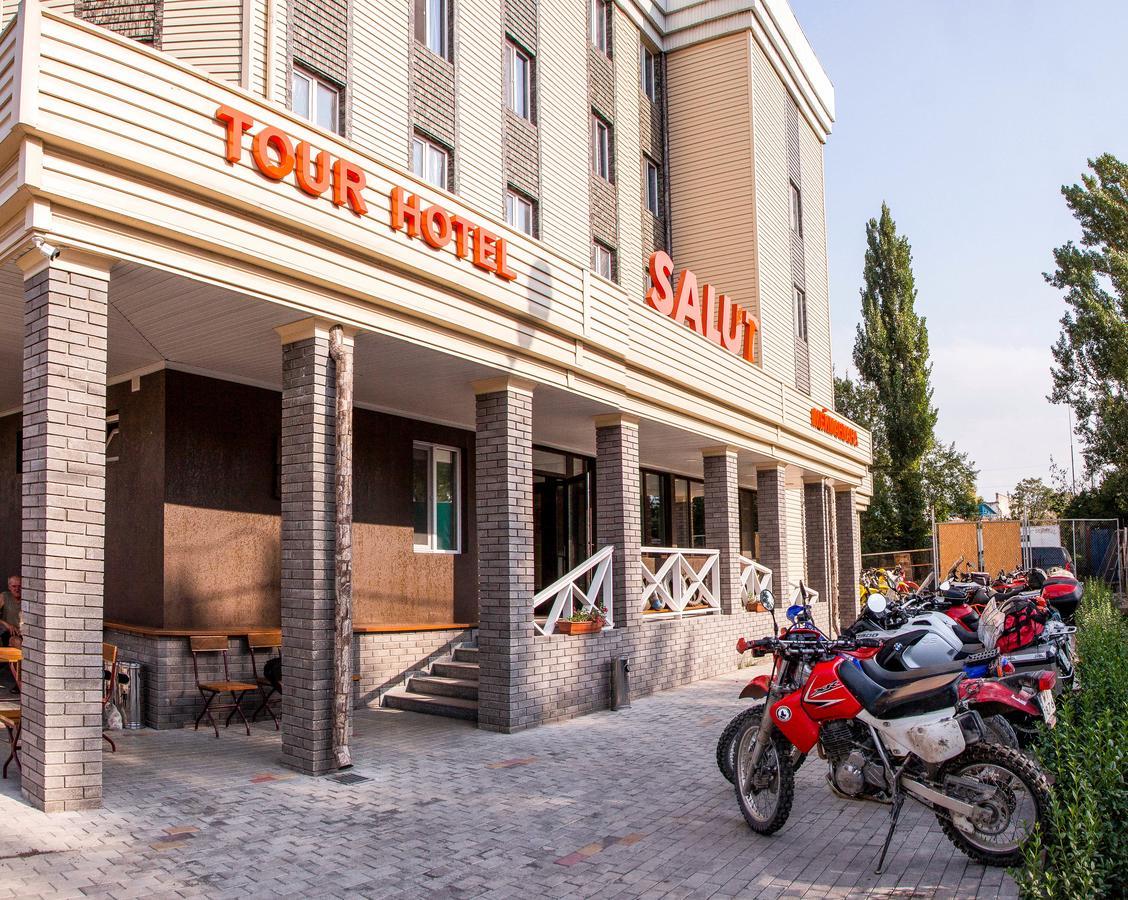 Salut Hotel Bishkek Exterior photo